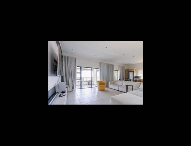 2 BEDROOM APARTMENT FOR SALE IN SANDOWN